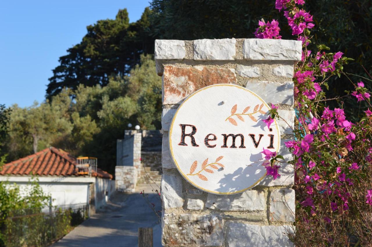 Remvi Apartments Скопелос Экстерьер фото